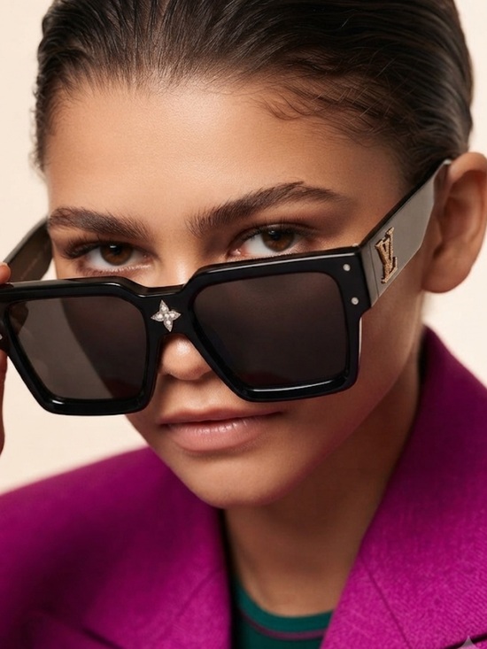 Louis Vuitton Oversized Unisex Sunglasses main image 4